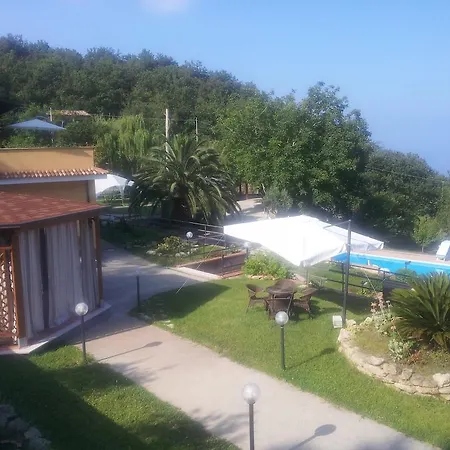فندق مبيت وإفطار Casale Rondinella سان لوسيدو