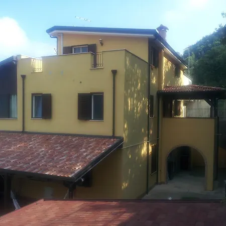 Casale Rondinella سان لوسيدو