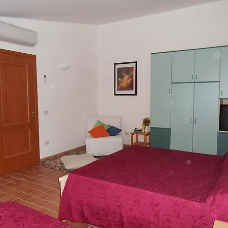 فندق مبيت وإفطار Casale Rondinella *