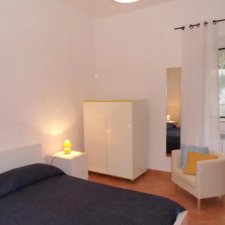 Casale Rondinella سان لوسيدو